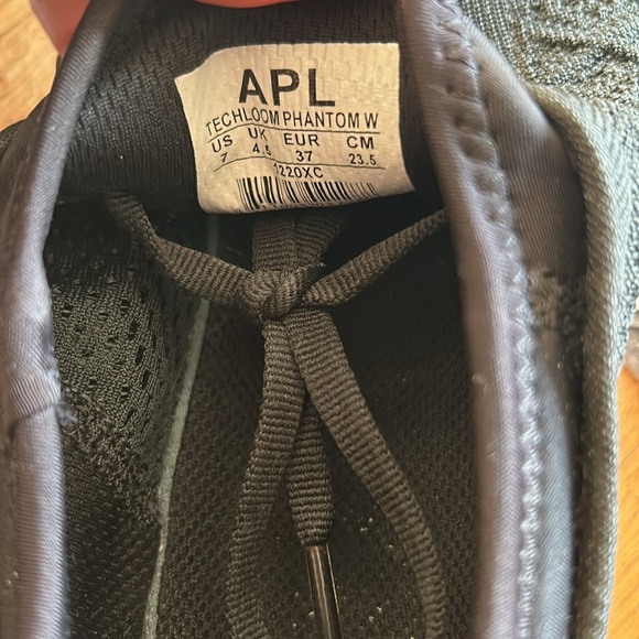 Women's APL Techloom Phantom Sneaker Black Metallic Silver Size 7 - Picture 8 of 10